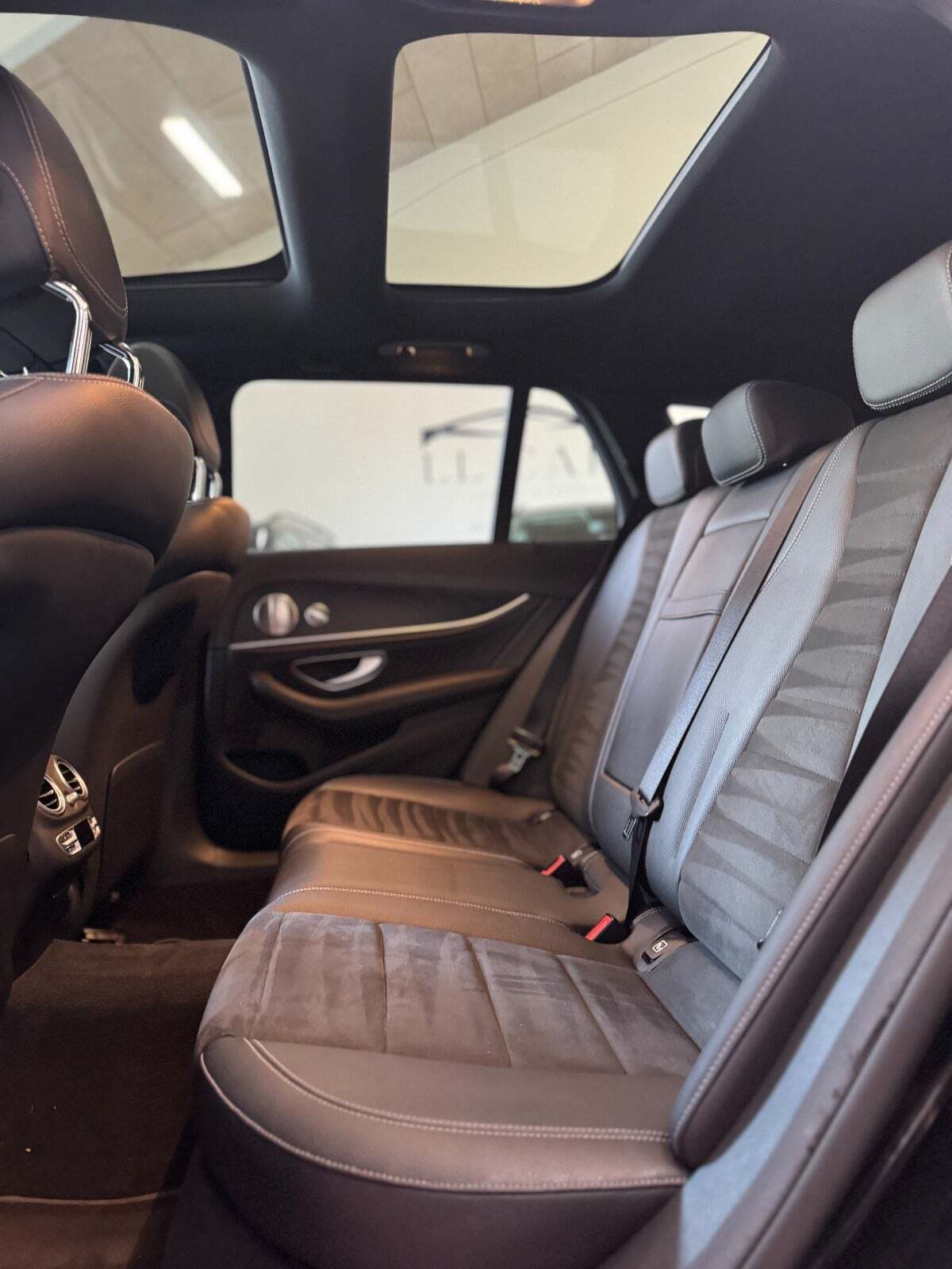 Mercedes E300 de 2,0 AMG Line stc. aut.