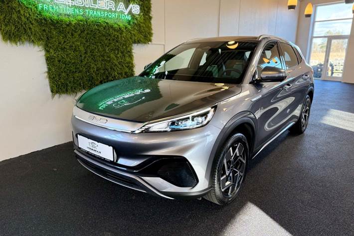 Grå BYD Atto 3 fra 2023 set udefra