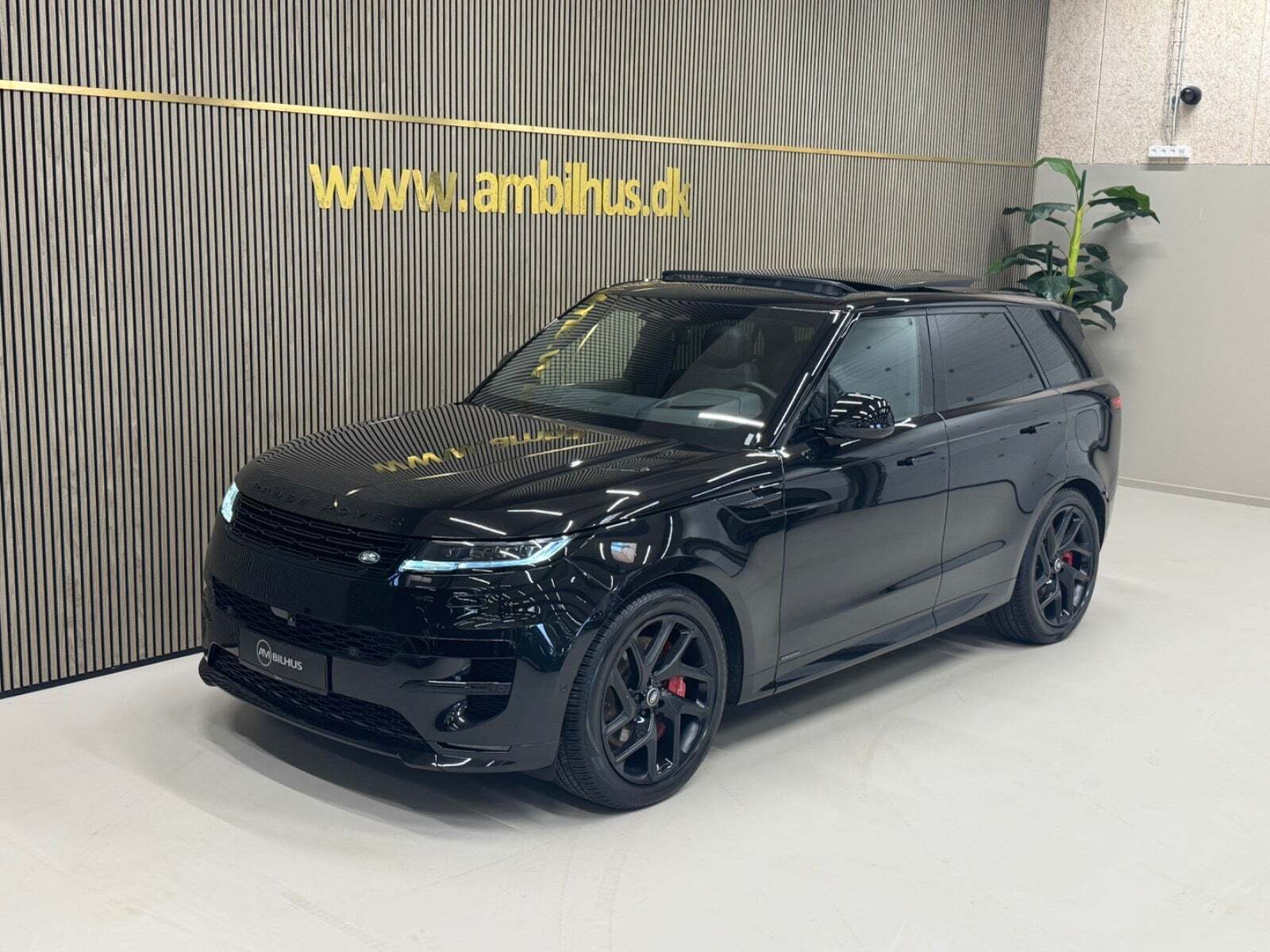 Sort Land Rover Range Rover sport fra 2024