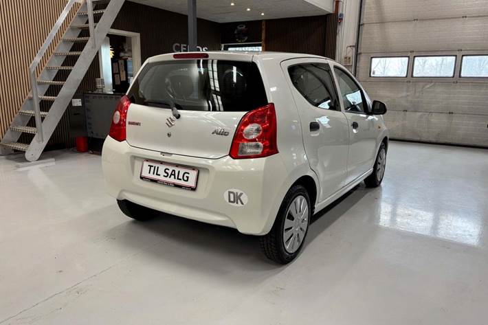 Hvid Suzuki Alto fra 2012