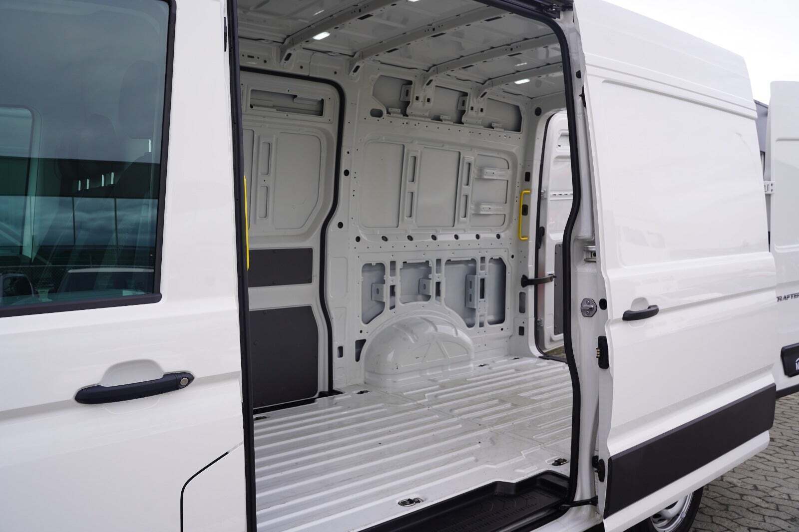 Hvid VW Crafter 35 fra 2022