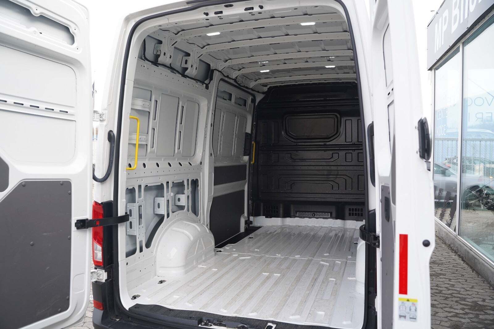 Hvid VW Crafter 35 fra 2022