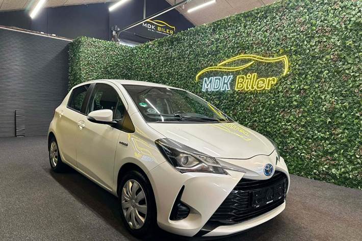 undefined Toyota Yaris fra 2017 set udefra
