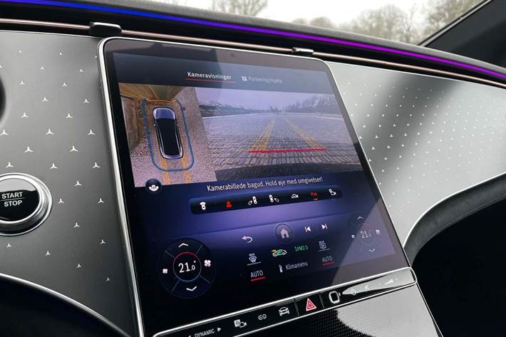 Sort Mercedes EQE350+ fra 2022