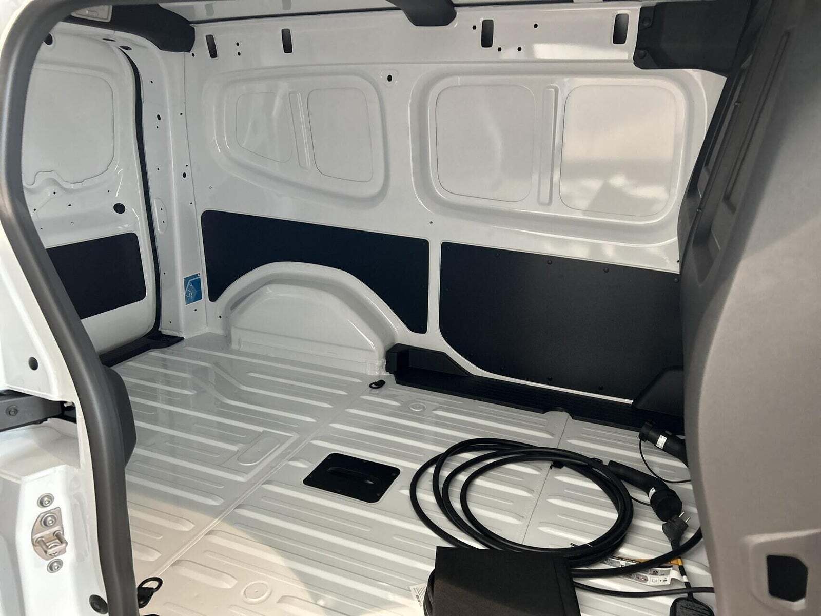 Renault Kangoo E-Tech L2 Van