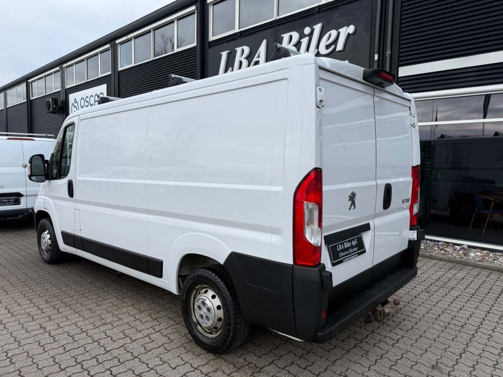 Peugeot Boxer 330 2,2 BlueHDi 140 L2H1 Premium