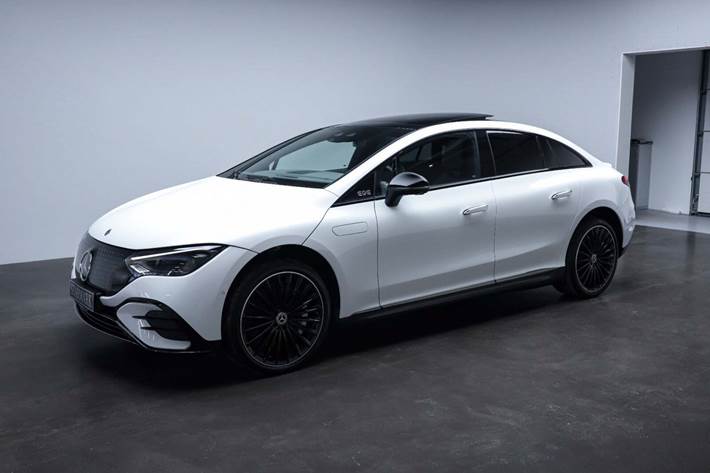Hvid Mercedes EQE350+ fra 2025