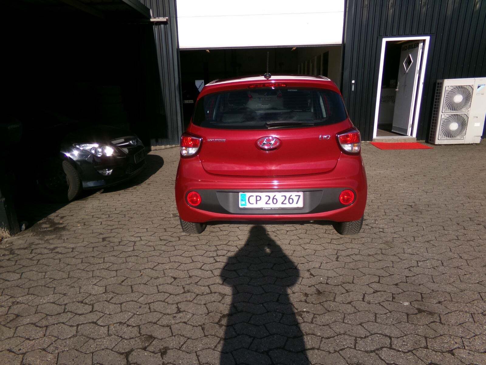 Rød Hyundai i10 fra 2019