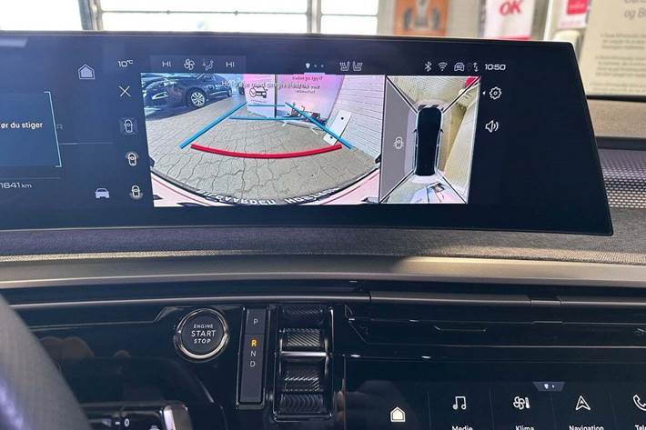 Sølv Peugeot e-5008 fra 2025