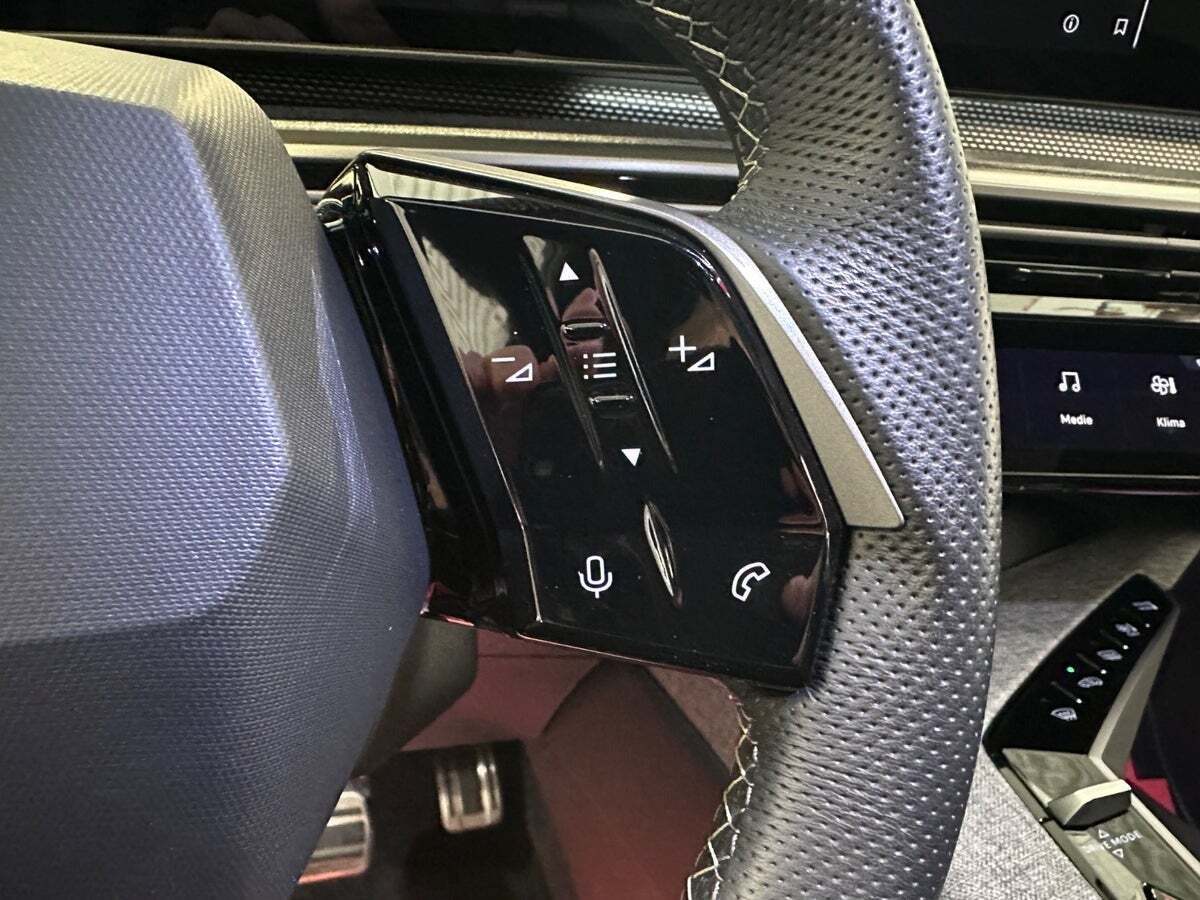 Peugeot e-5008 77 GT Pack AWD 7prs