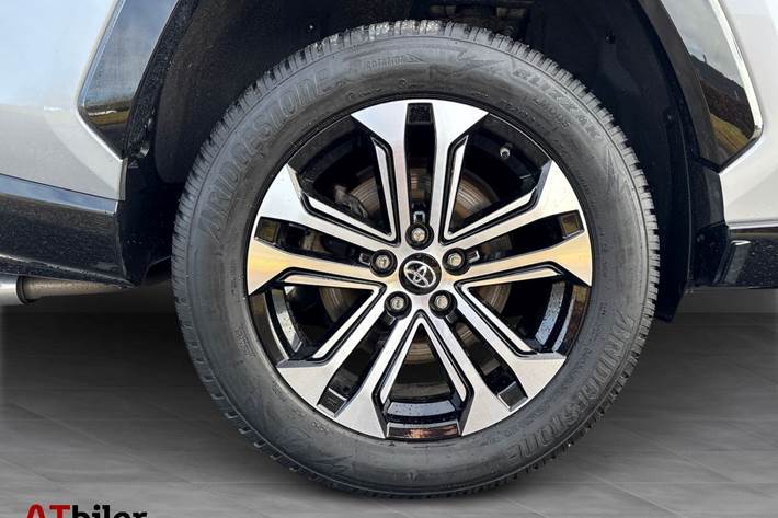 Sort Toyota RAV4 Plug-in fra 2022