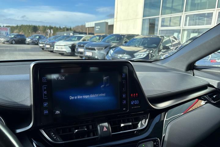 Sort Toyota C-HR fra 2018