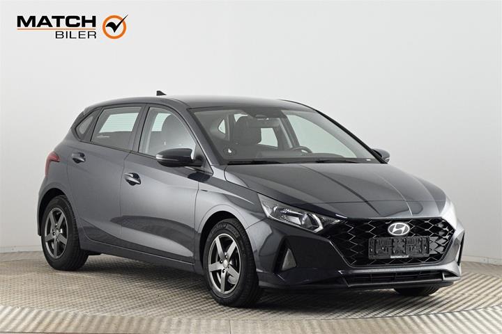 Grå Hyundai i20 fra 2021 set udefra