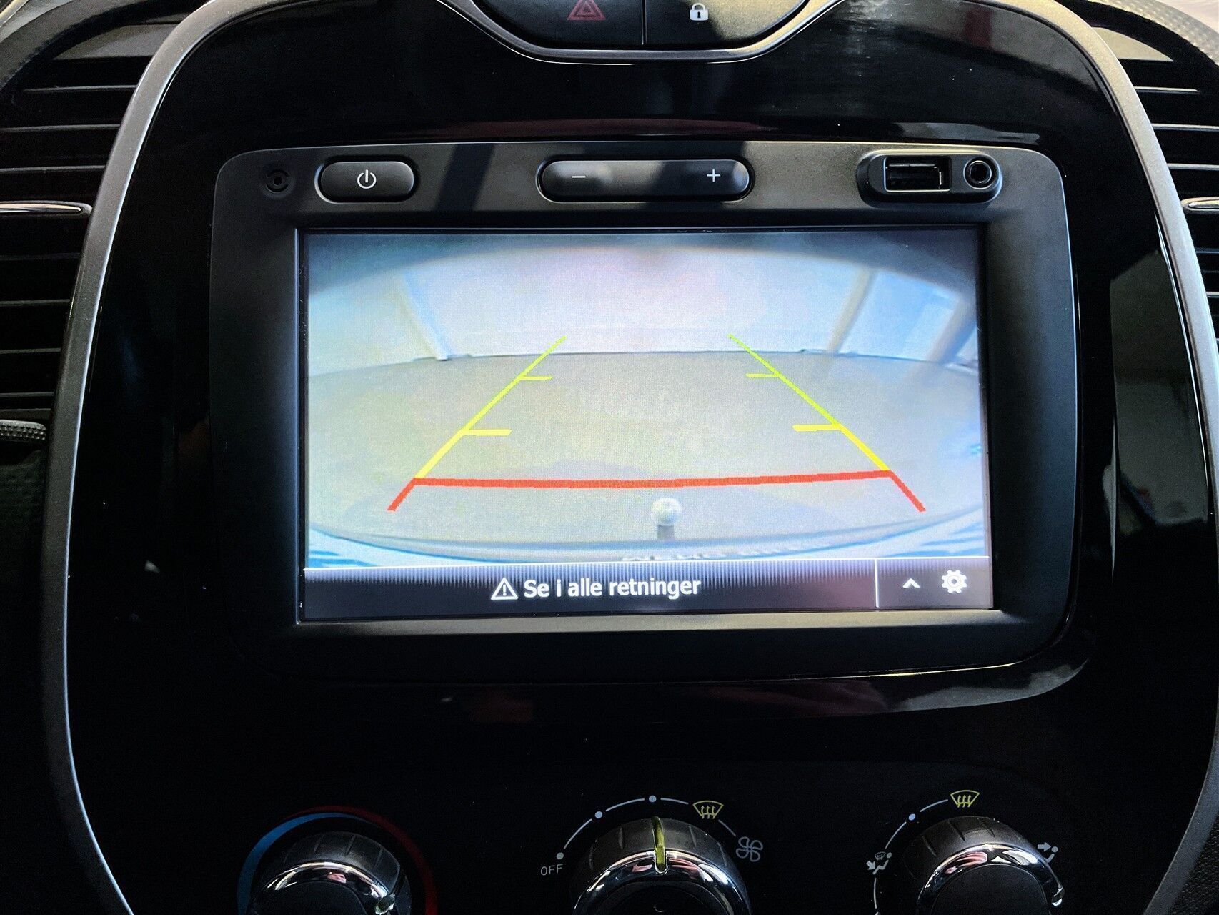 Grå Renault Captur fra 2016