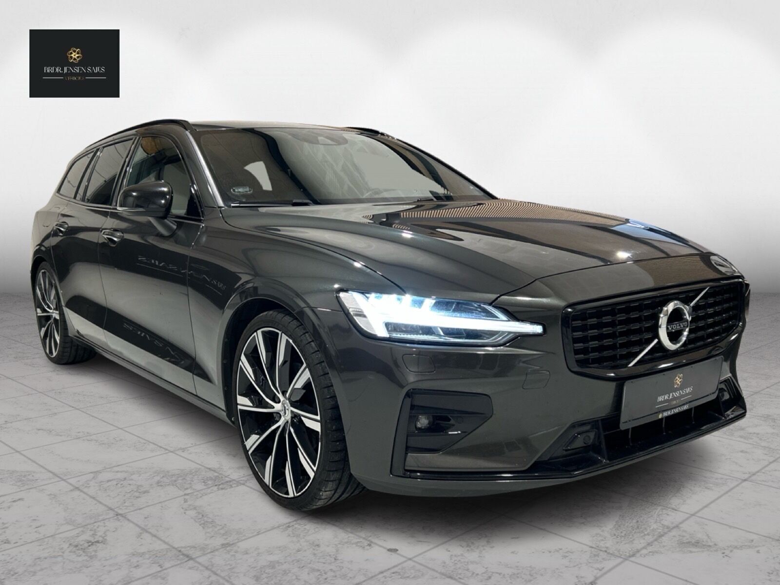 Volvo V60 2,0 B4 R-design 197HK Stc 8g Aut.