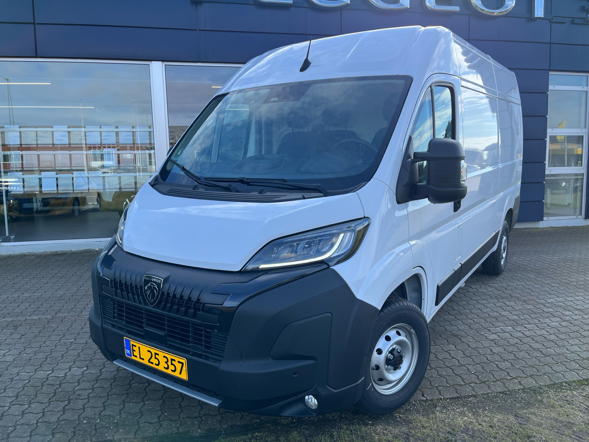 Peugeot BOX PREM 333 L2H2 HDi 140