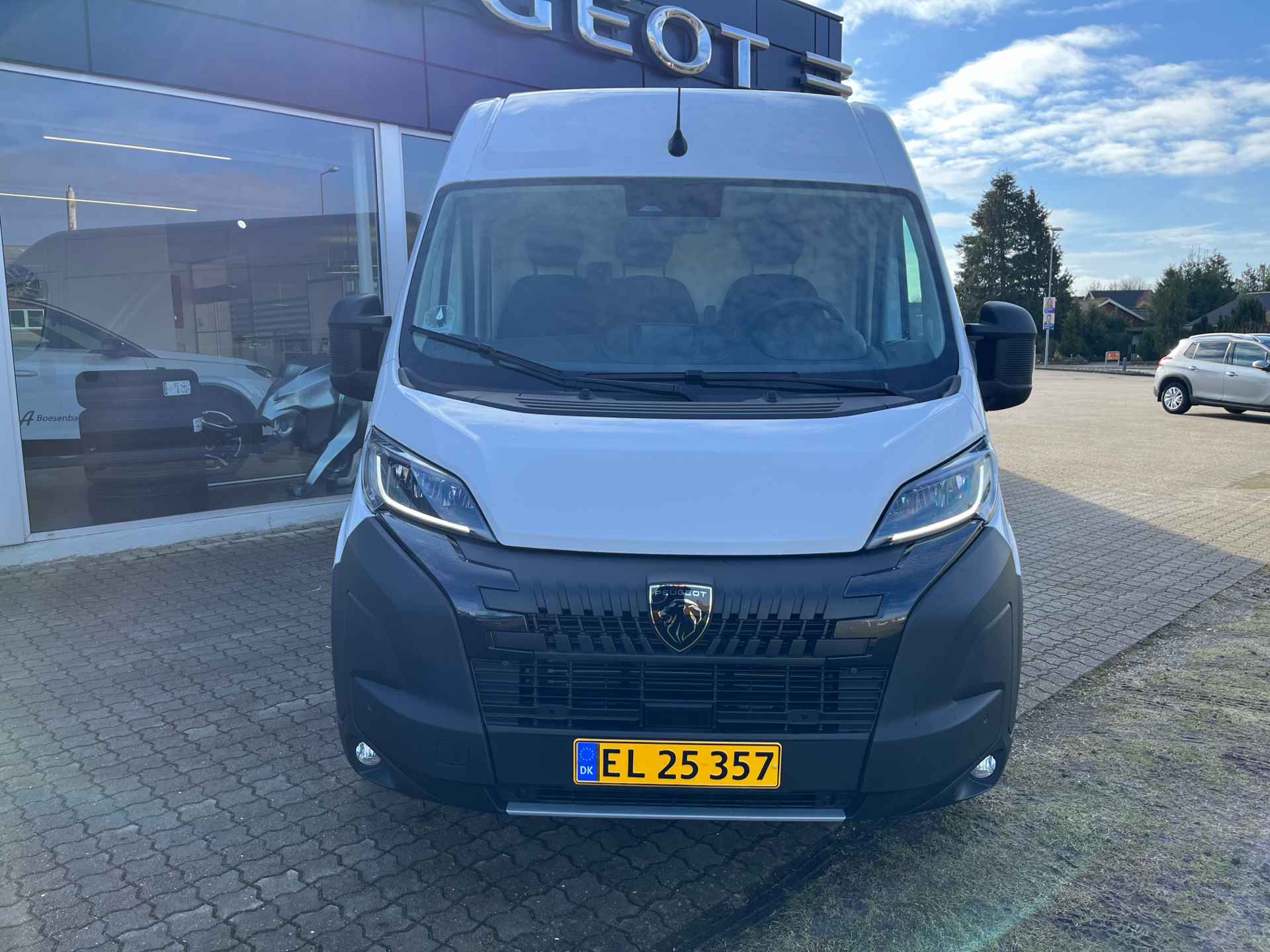 Peugeot BOX PREM 333 L2H2 HDi 140