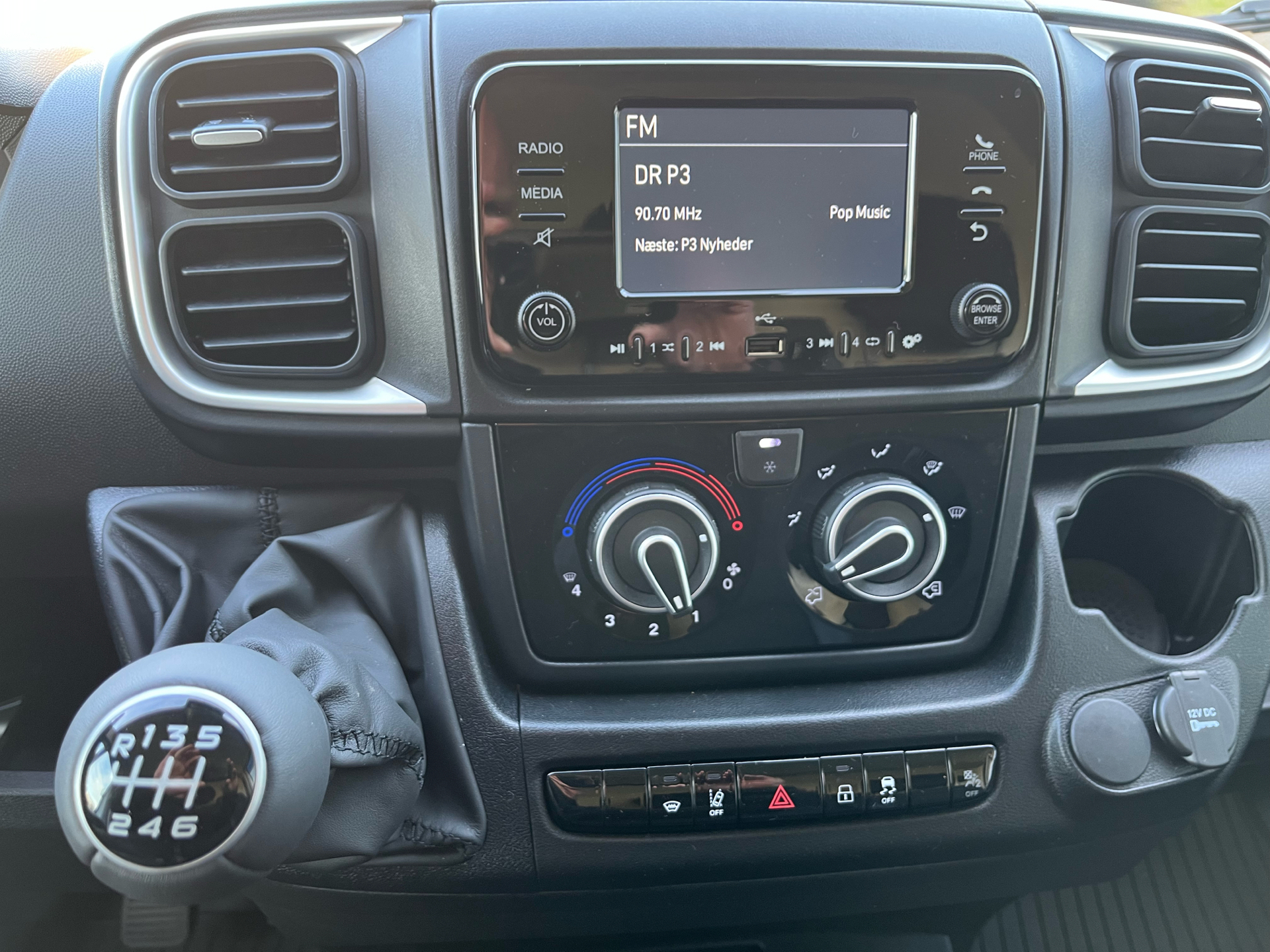 Hvid Peugeot BOX fra 2025