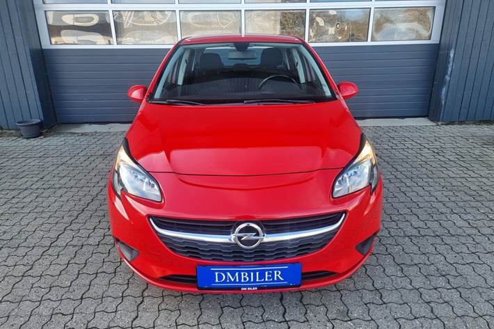 Rød Opel Corsa fra 2015