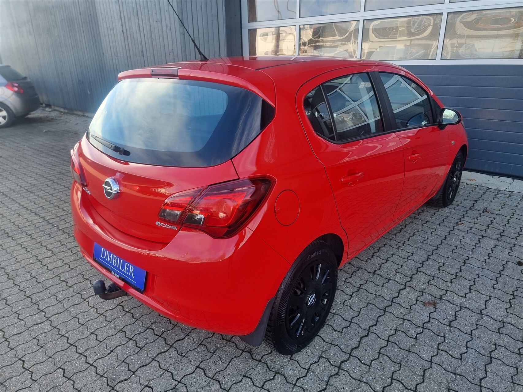 Rød Opel Corsa fra 2015