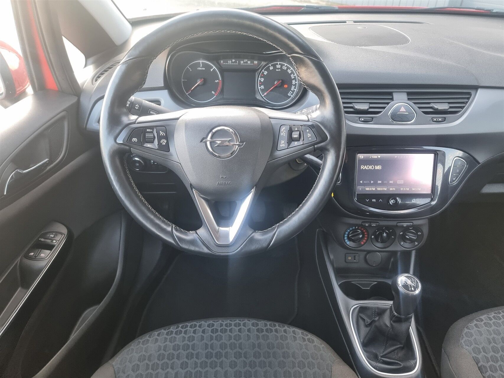 Rød Opel Corsa fra 2015