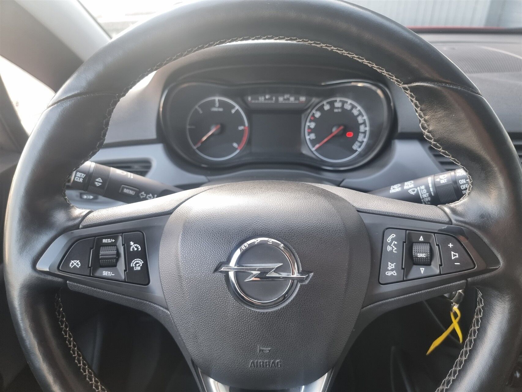 Rød Opel Corsa fra 2015