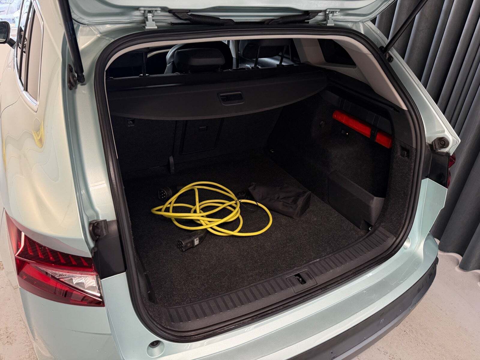 Turquoise Skoda Enyaq fra 2022