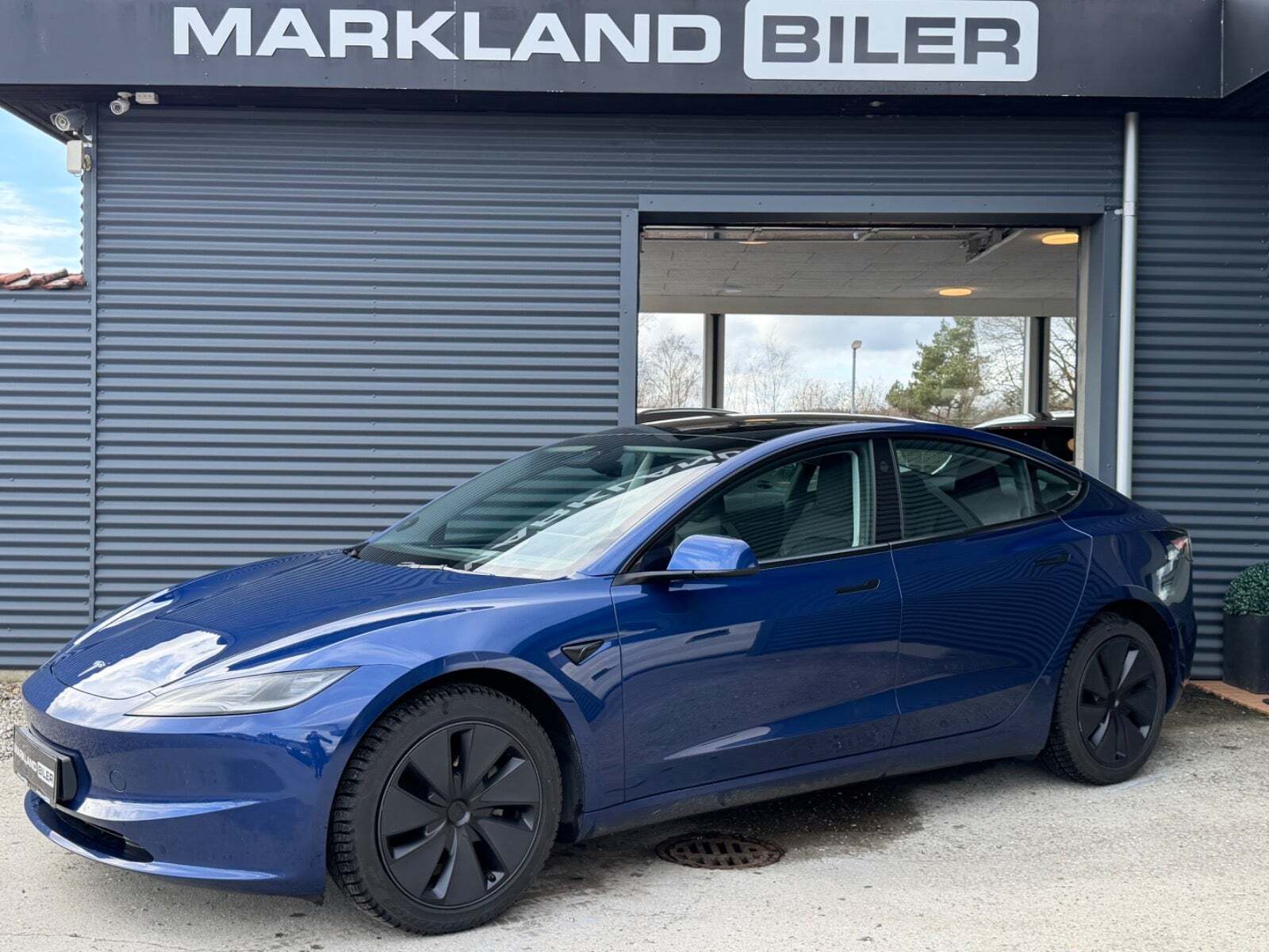 Tesla Model 3 Long Range AWD