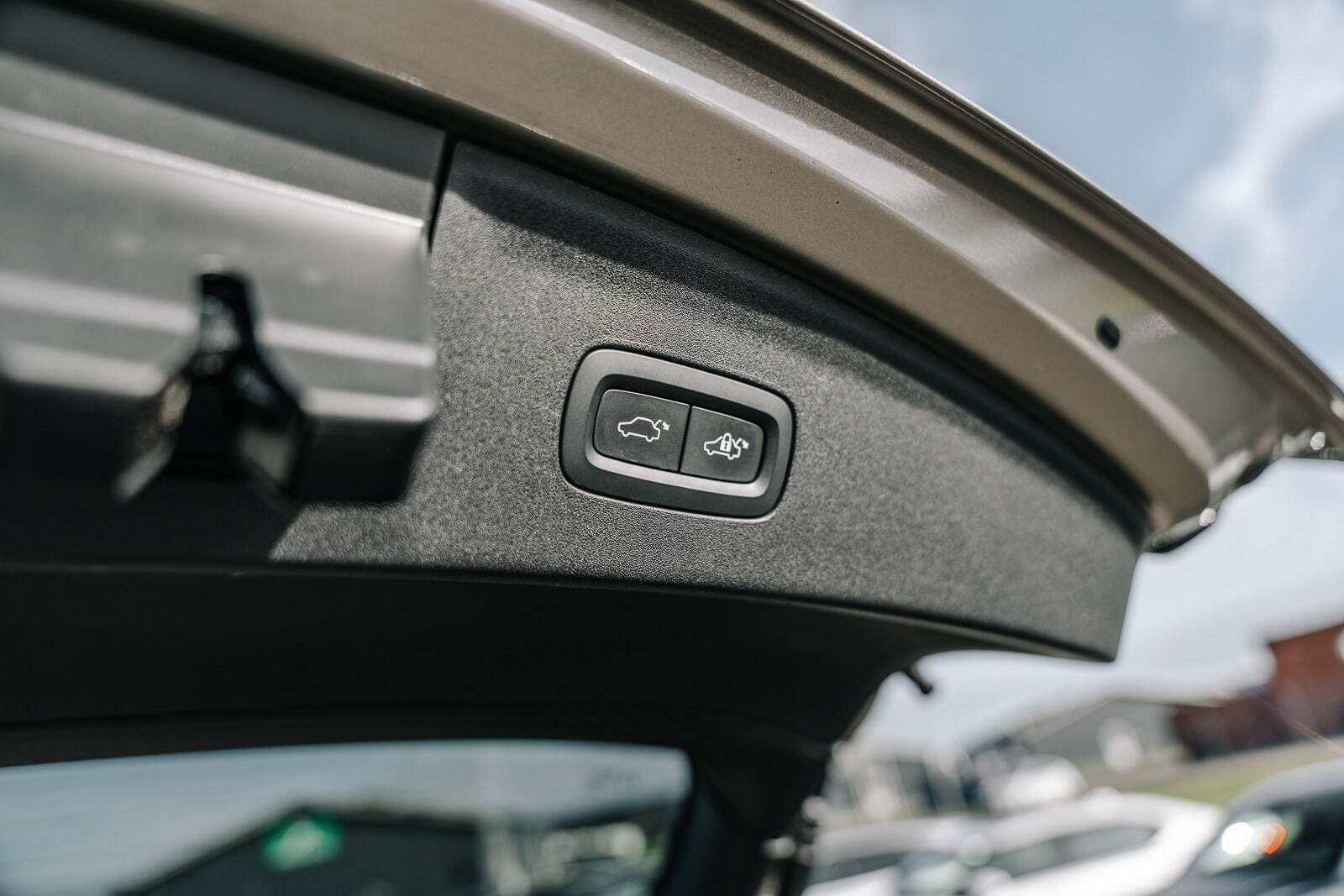 Orange Polestar 2 fra 2021