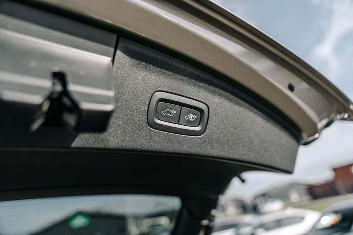 Orange Polestar 2 fra 2021