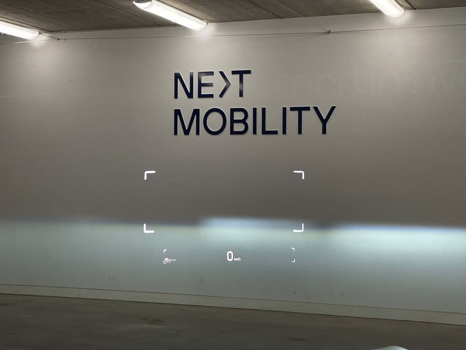 Hvid Skoda Enyaq fra 2023