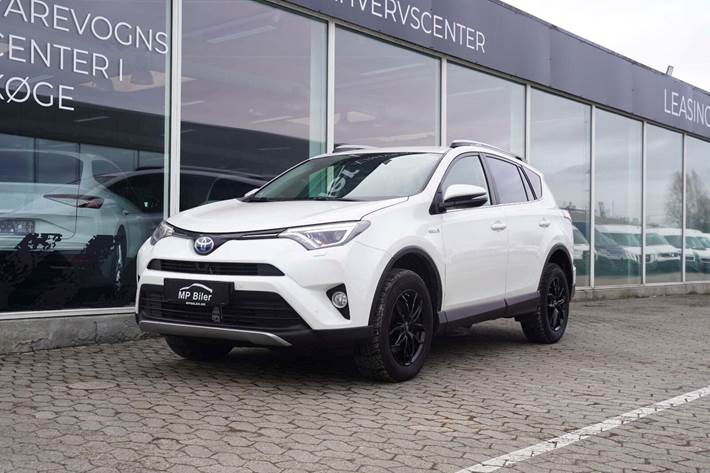 Hvid Toyota RAV4 fra 2017