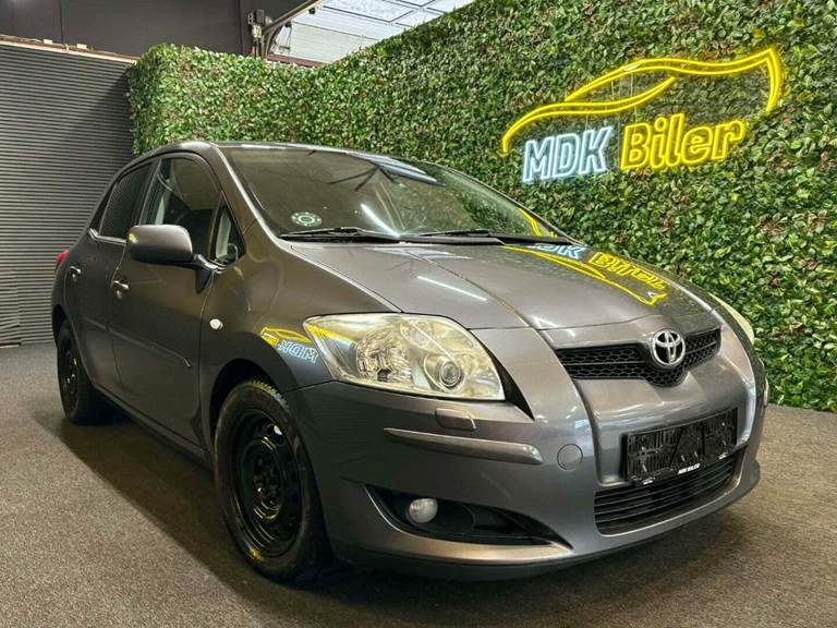 Toyota Auris 1,6 Luna