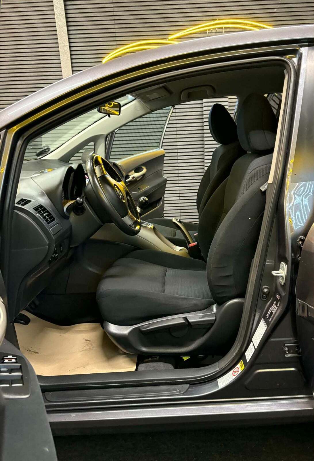 Toyota Auris 1,6 Luna