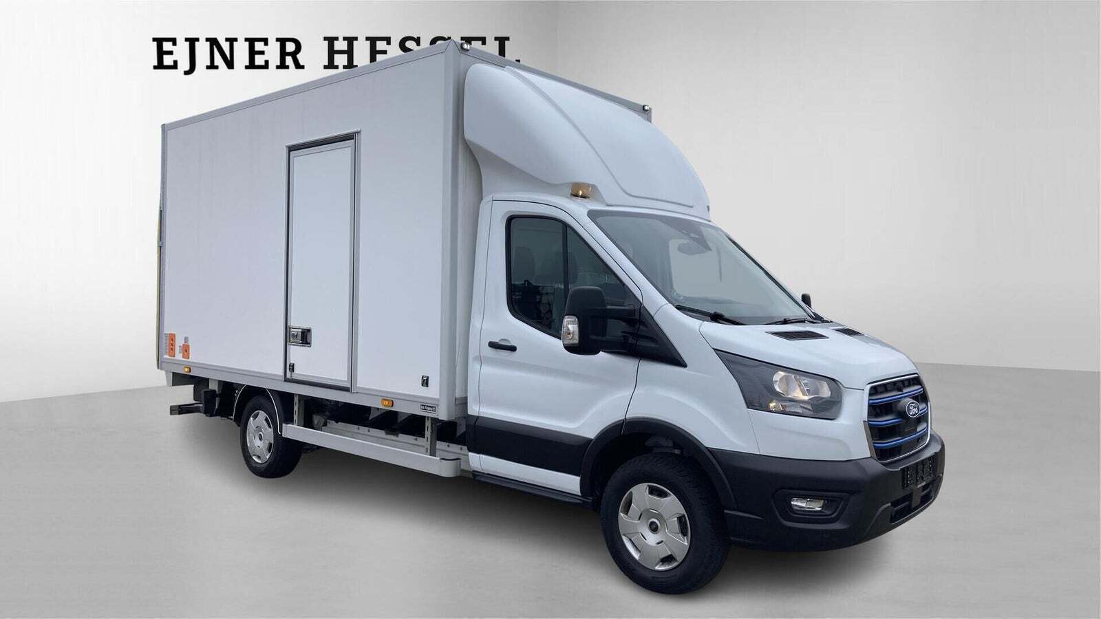 Ford E-Transit 425 L3 Chassis 68 Trend H1 RWD