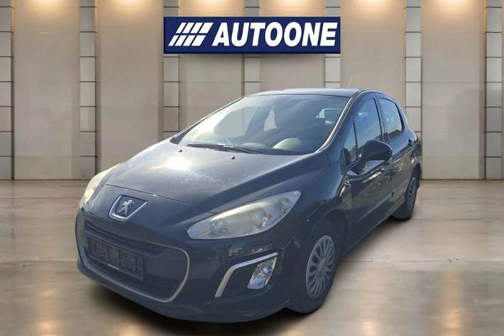 Sort Peugeot 308 fra 2012 set udefra