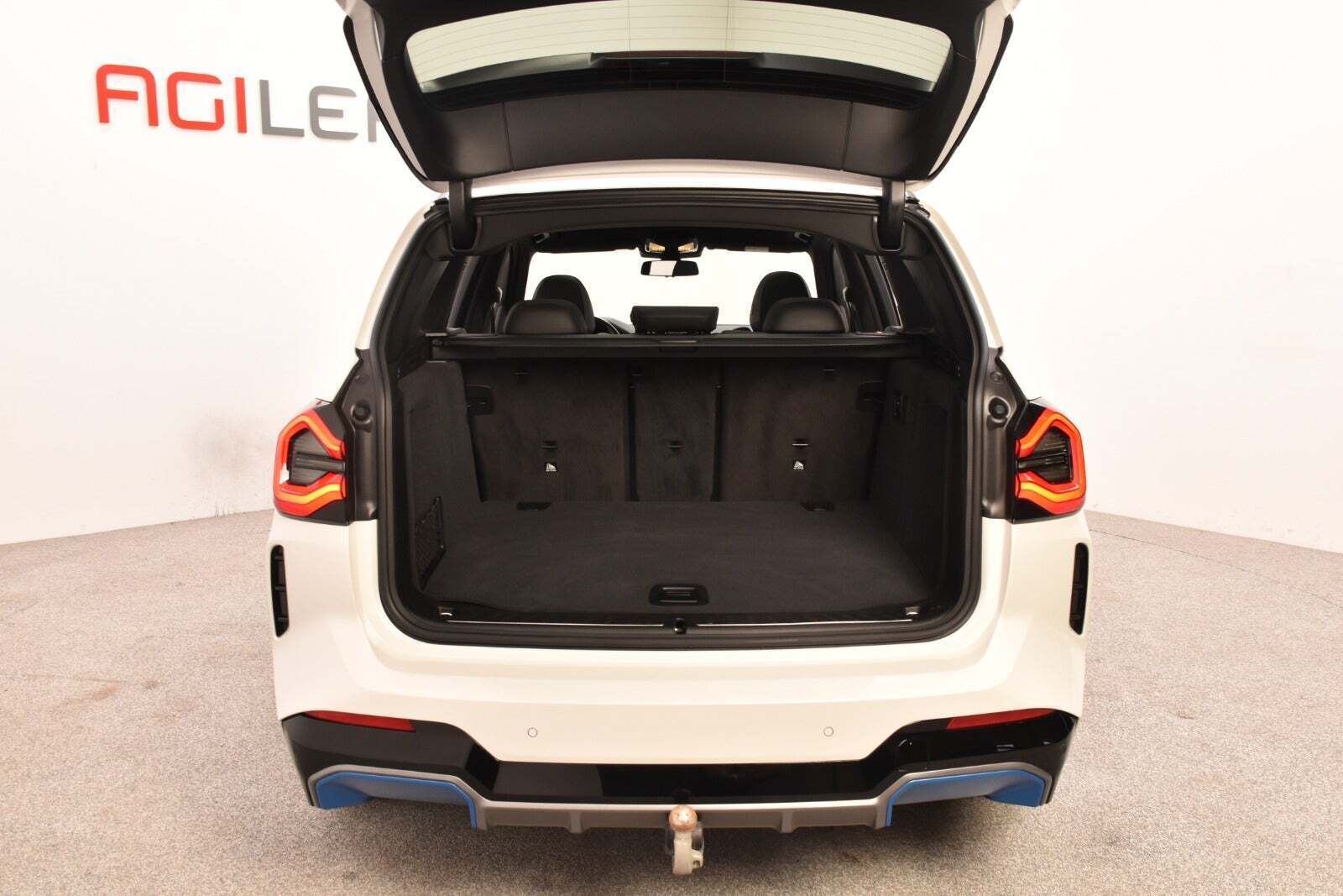 Hvid BMW iX3 fra 2022