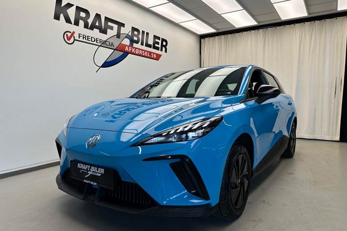 Blå MG 4 fra 2023 set udefra