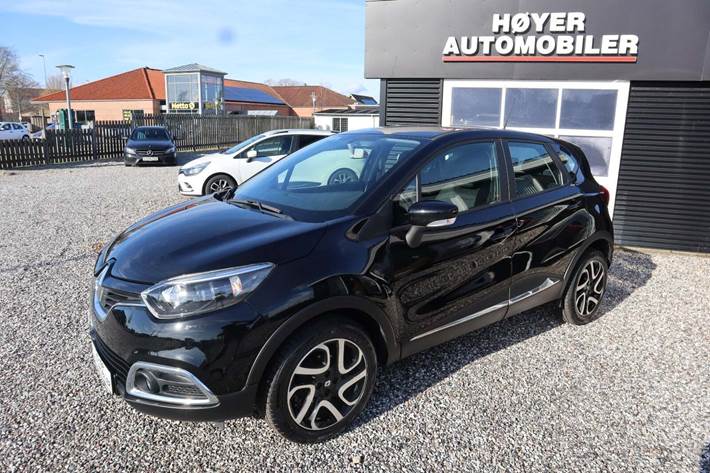 Sort Renault Captur fra 2016 set udefra