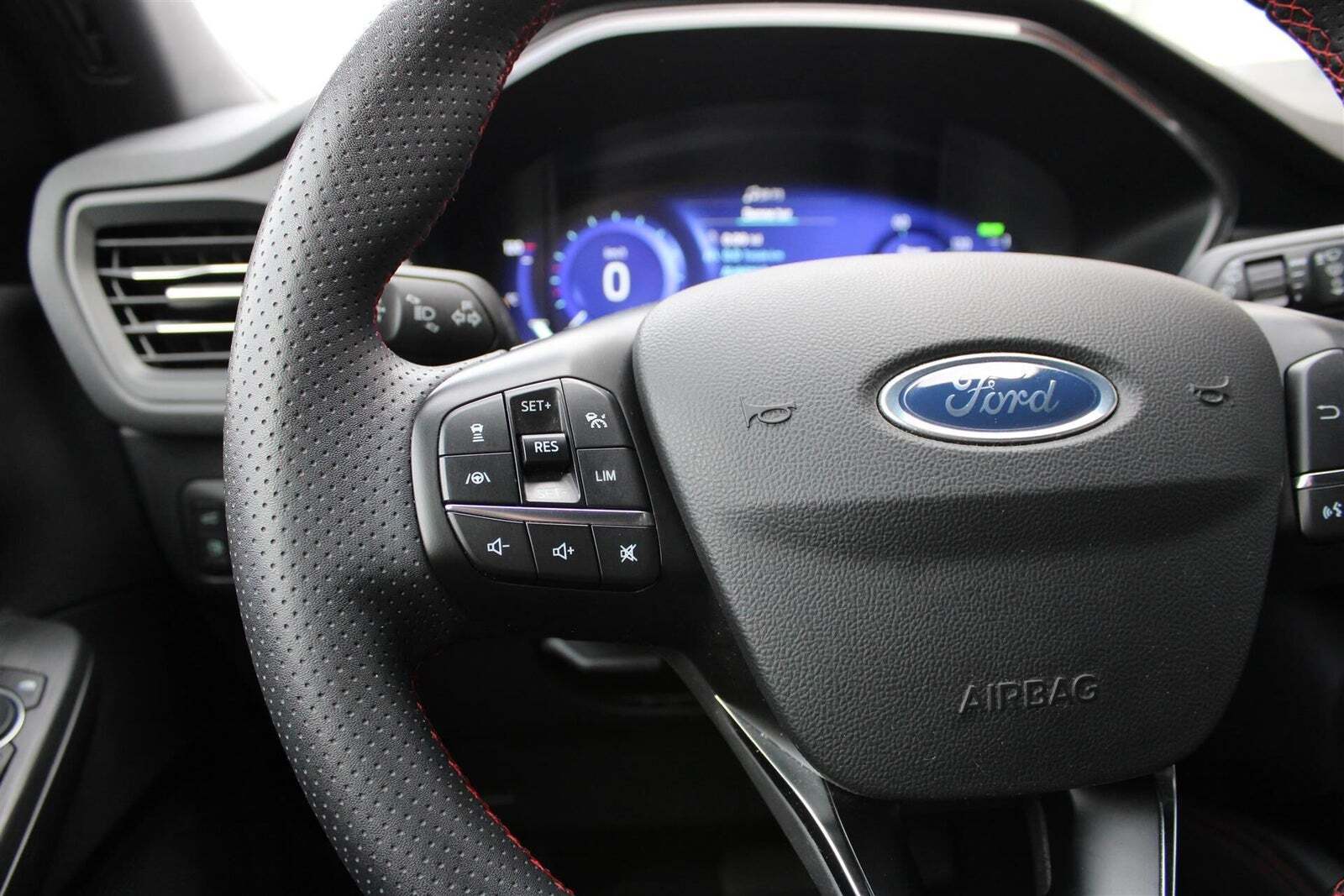 Ford Kuga 2,5 PHEV ST-Line X CVT