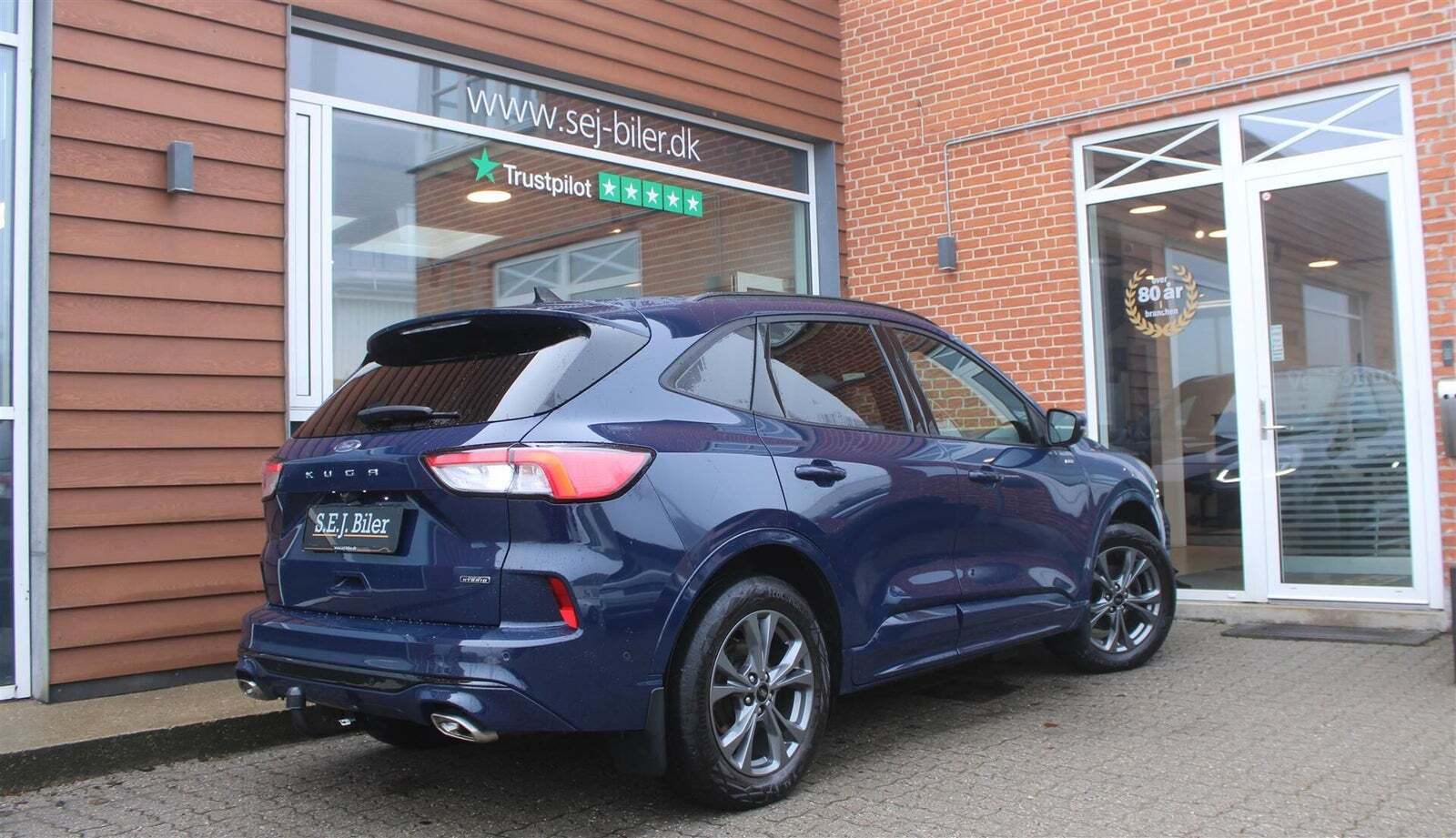 Blå Ford Kuga fra 2022