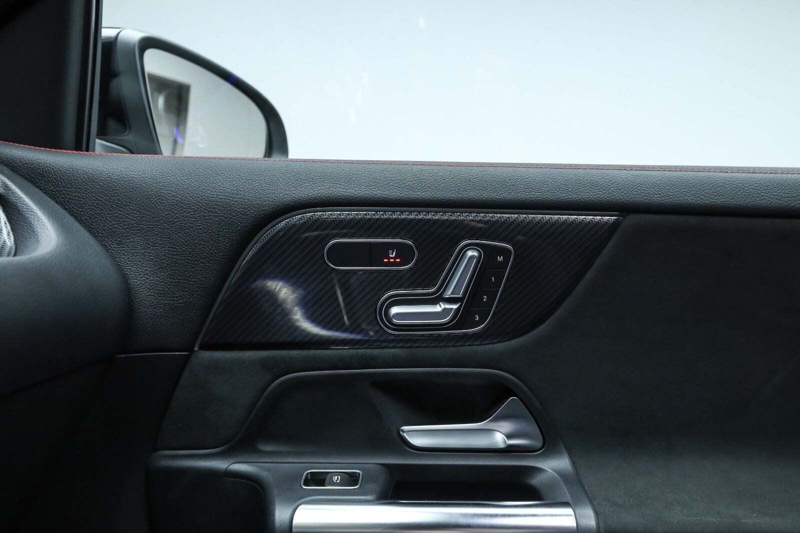 Sort Mercedes GLA250 e fra 2022