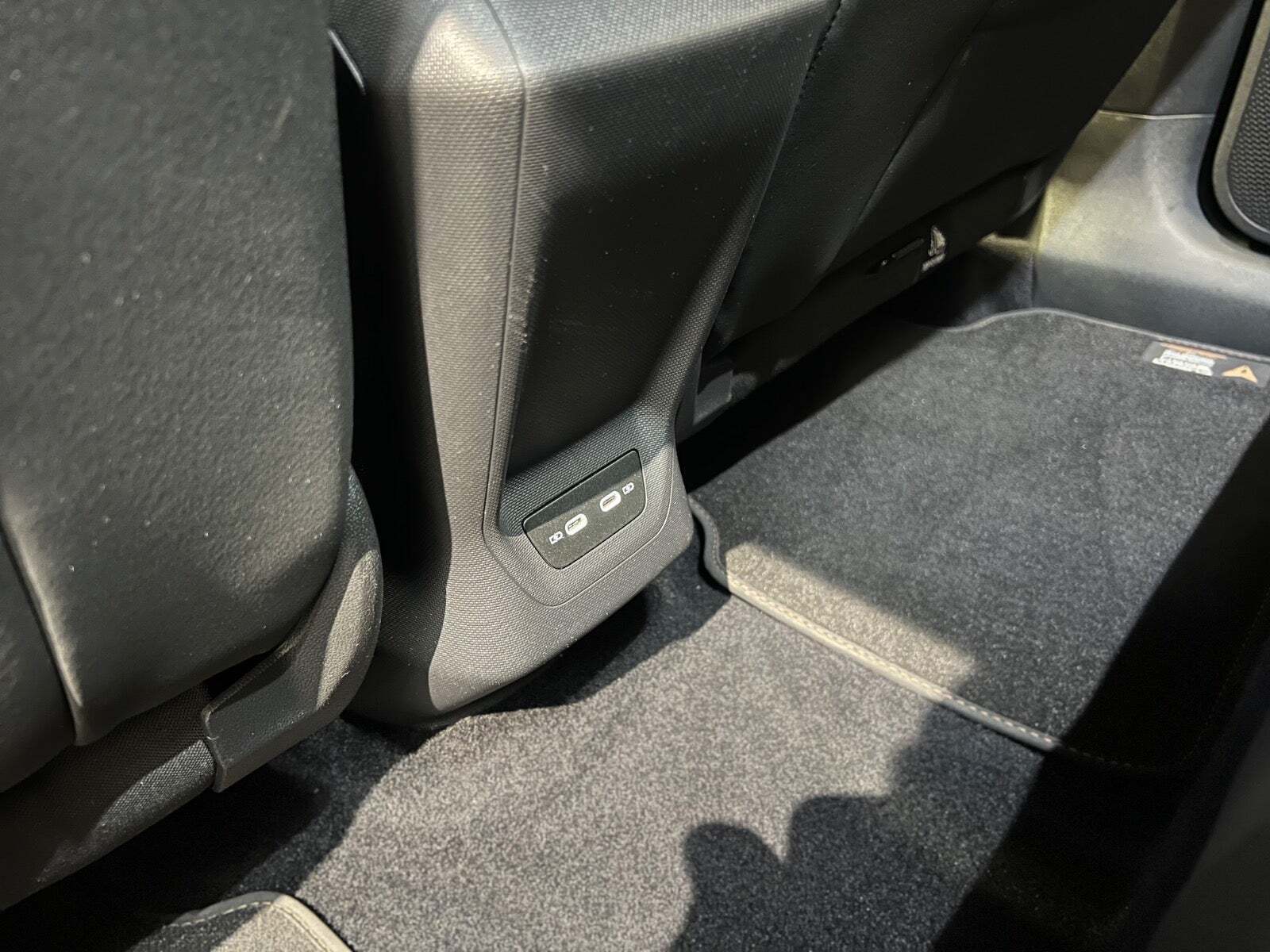 Grå Cupra Born fra 2023