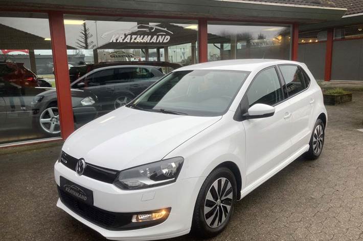 Hvid VW Polo fra 2017 set udefra