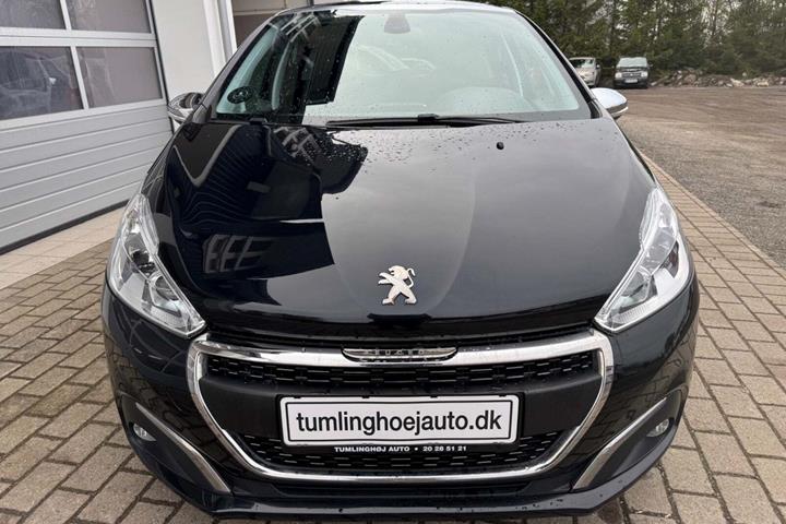 Sort Peugeot 208 fra 2019 set udefra