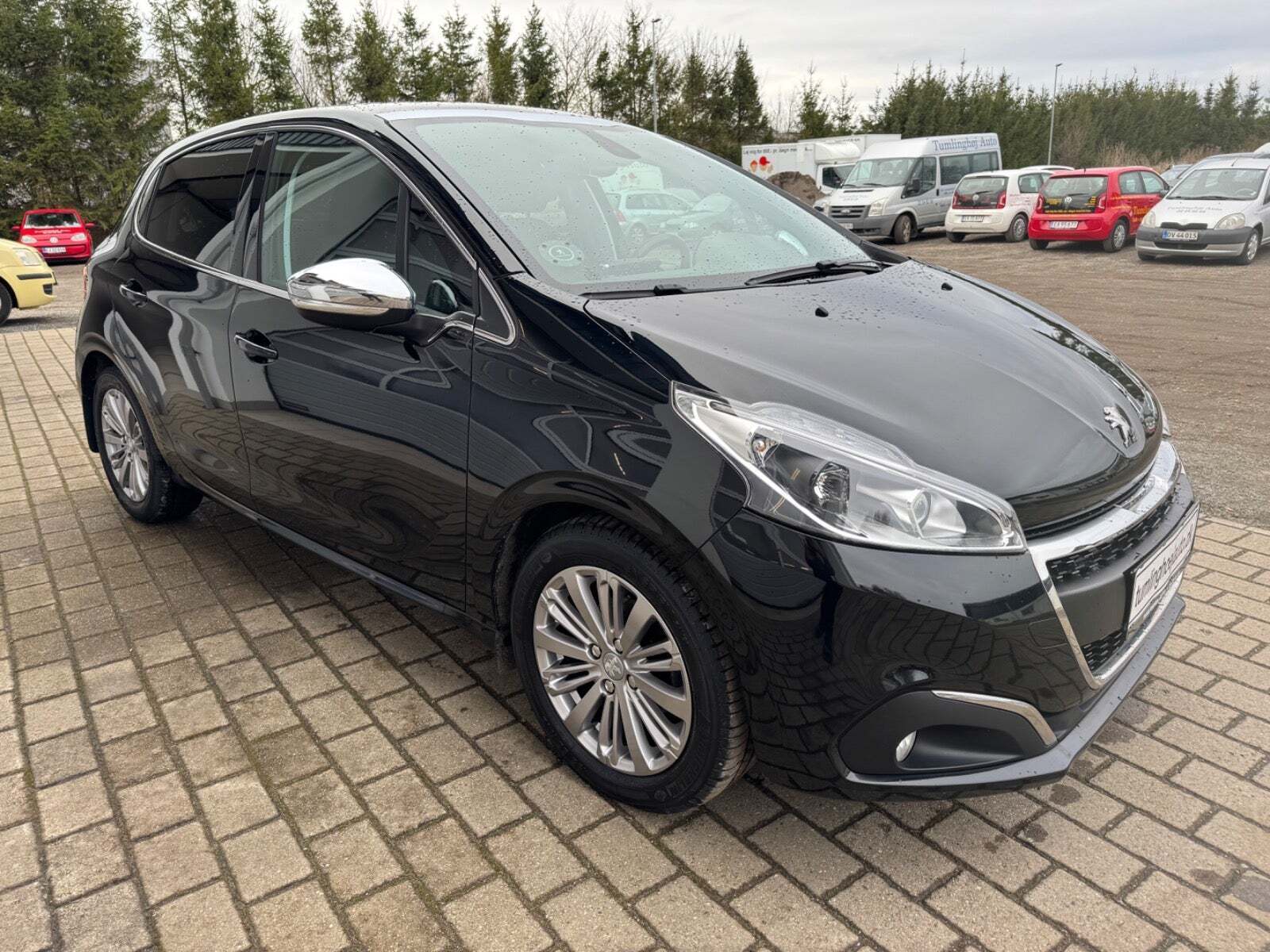 Sort Peugeot 208 fra 2019