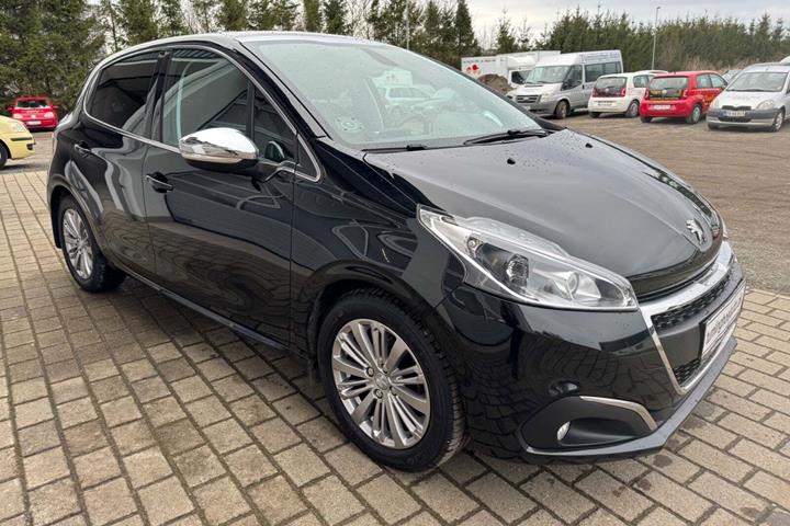 Sort Peugeot 208 fra 2019