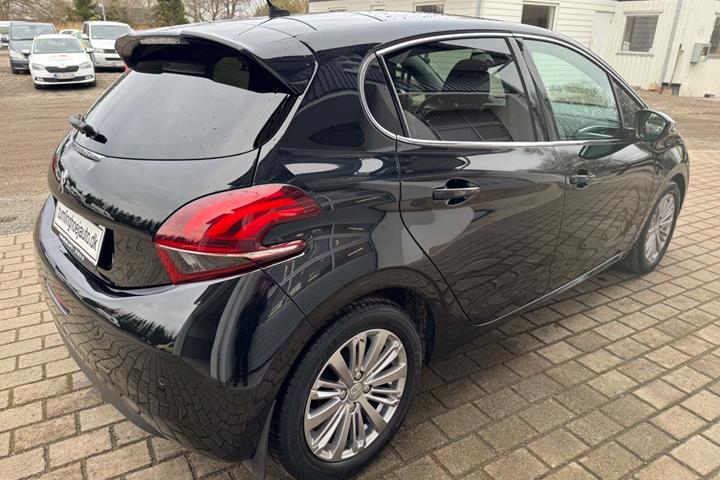 Sort Peugeot 208 fra 2019