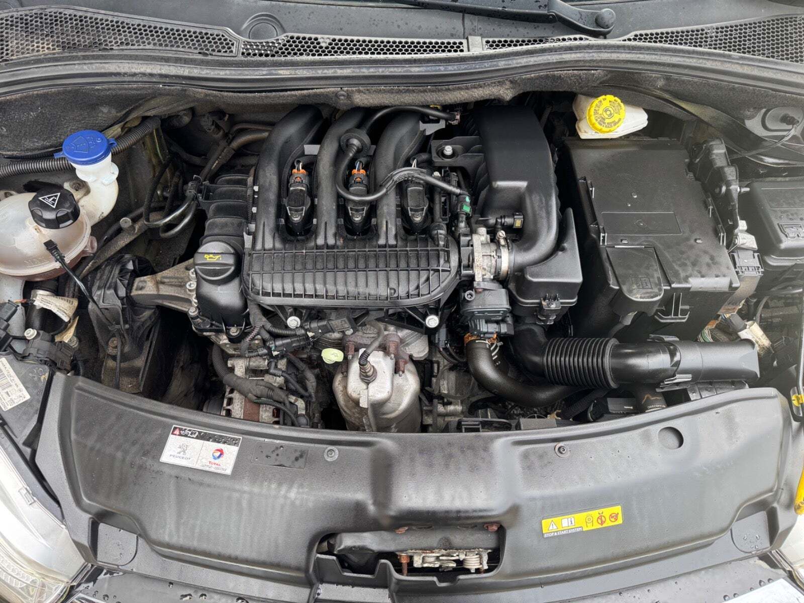 Sort Peugeot 208 fra 2019