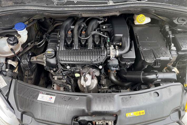 Sort Peugeot 208 fra 2019